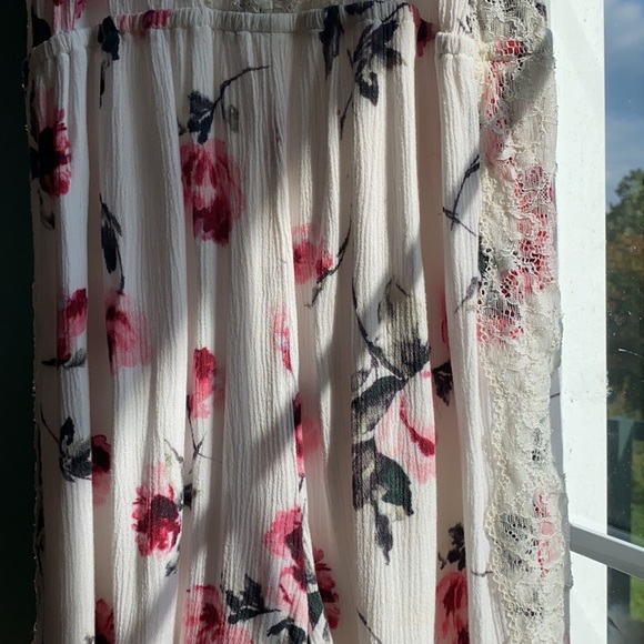 Kendal & Kylie white floral romper - Picture 4 of 8